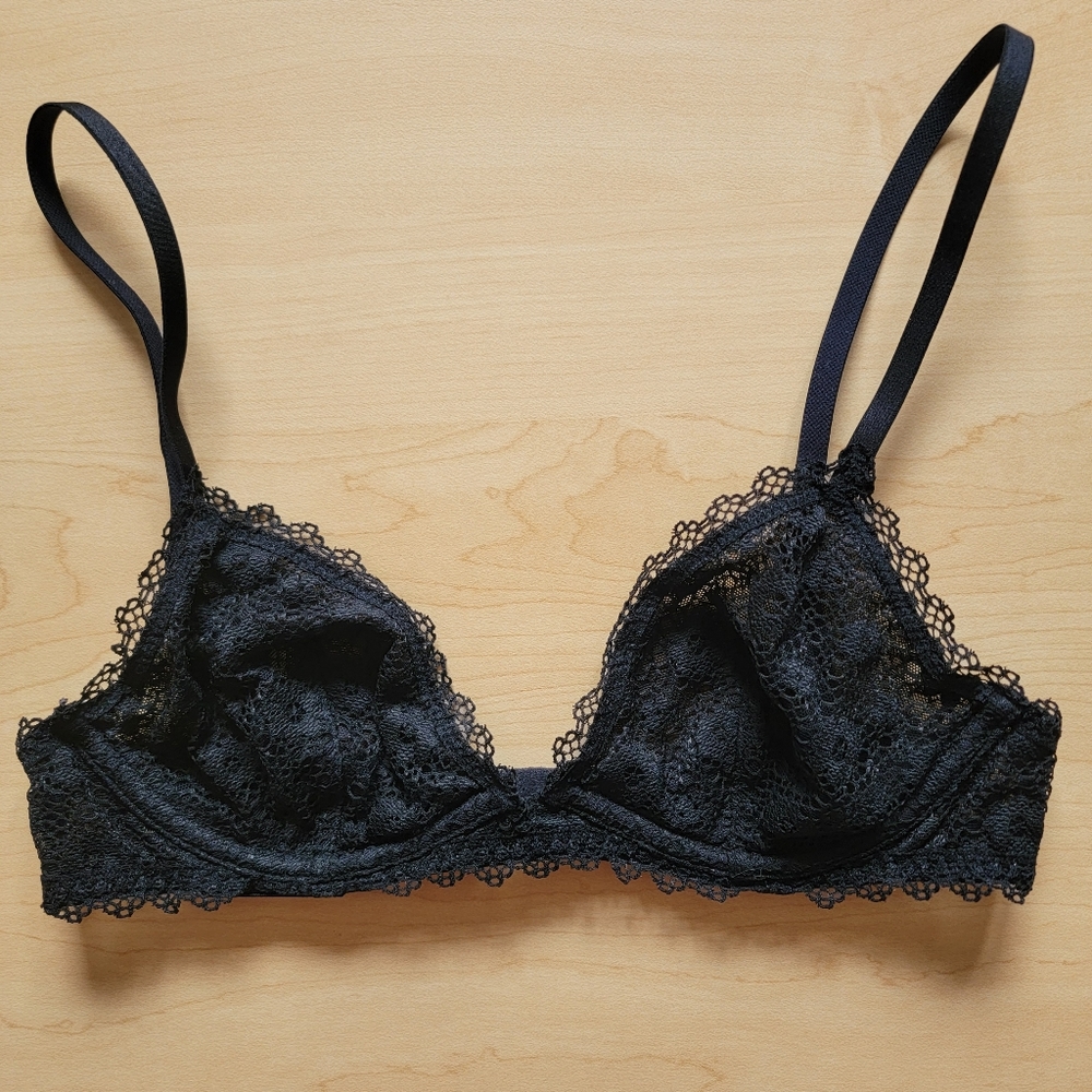 Victoria's Secret | Black Laced Wired Bralette